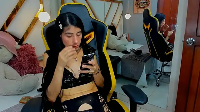 Snapshot of lady_Ary_xx chatting on 03-01-25, 04:37 lady Ary xx online show from 03-01-25, 04:37