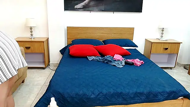 MaloryAndLuna online show from 10-15-25, 11:54