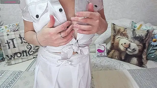 Snapshot of AgataFoxx chatting on 03-01-26, 06:48 AgataFoxx online show from 03-01-26, 06:48