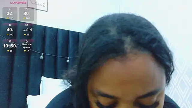 Snapshot of colombiamommy chatting on 10-17-25, 12:30 colombiamommy online show from 10-17-25, 12:30