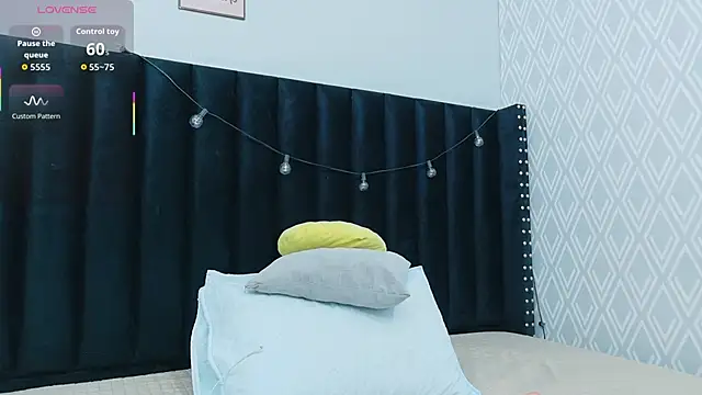 Snapshot of colombiamommy chatting on 11-25-25, 12:27 colombiamommy online show from 11-25-25, 12:27