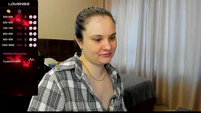 Snapshot of AlanaBrox chatting on 11-08-25, 07:30 AlanaBrox online show from 11-08-25, 07:30