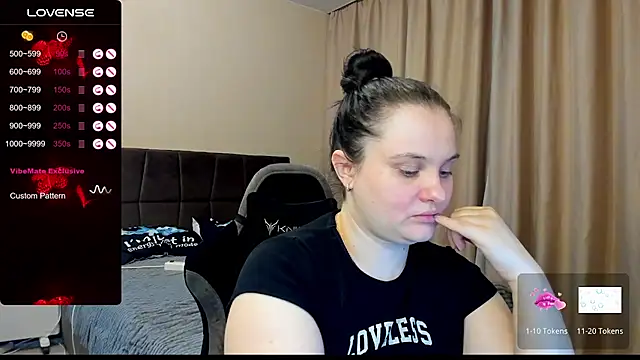 Snapshot of AlanaBrox chatting on 11-14-25, 11:24 AlanaBrox online show from 11-14-25, 11:24