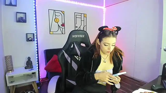 kay marie online show from 01-17-25, 05:21