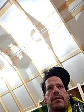 Snapshot of chosen923 chatting on 10-12-25, 10:20 chosen923 online show from 10-12-25, 10:20