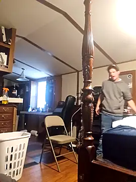 Snapshot of chosen923 chatting on 10-17-25, 08:11 chosen923 online show from 10-17-25, 08:11