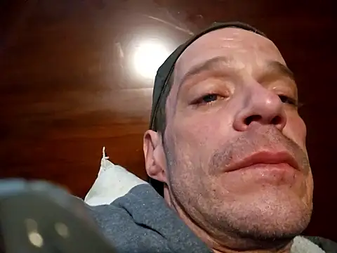 Snapshot of chosen923 chatting on 10-22-25, 11:48 chosen923 online show from 10-22-25, 11:48