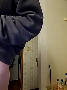 Snapshot of chosen923 chatting on 10-27-25, 10:03 chosen923 online show from 10-27-25, 10:03