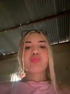 Snapshot of Sarita-candy chatting on 12-30-24, 07:42 Sarita-candy online show from 12-30-24, 07:42