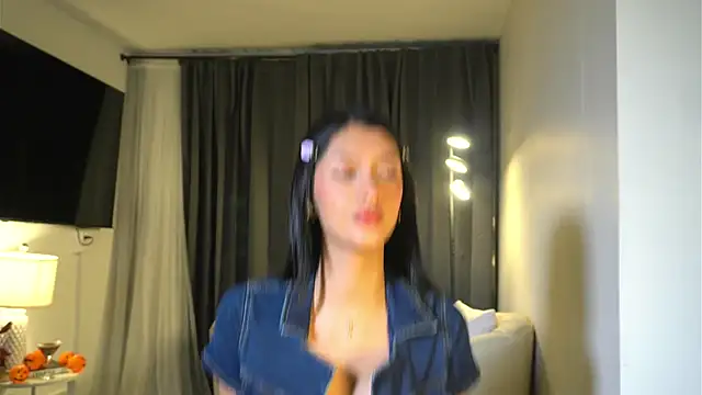 Snapshot of kendall_ruiz chatting on 10-27-25, 11:20 kendall ruiz online show from 10-27-25, 11:20