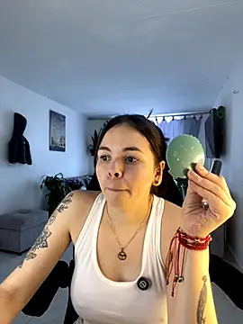 carolina16love online show from 10-19-25, 09:15