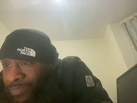 Snapshot of CuzzyB69 chatting on 03-18-25, 07:31 CuzzyB69 online show from 03-18-25, 07:31