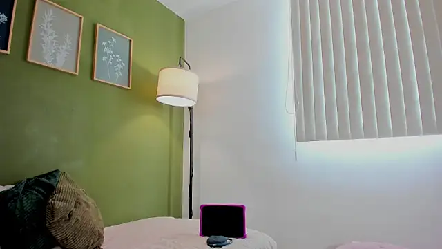 karlye 5 online show from 02-25-26, 01:43