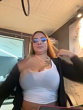 Emiily W online show from 10-12-25, 07:02