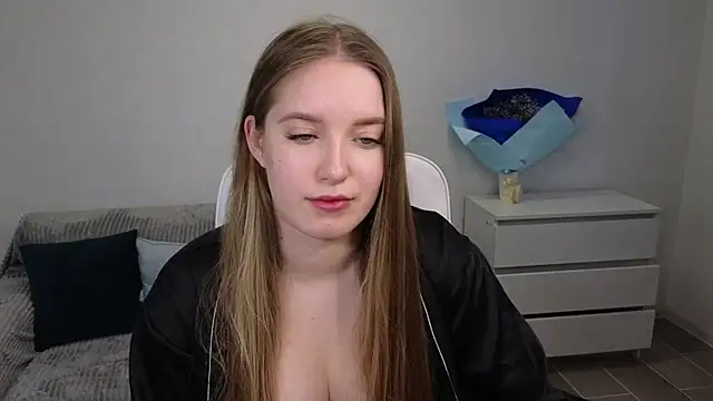 EvaMaddison online show from 01-02-25, 07:44
