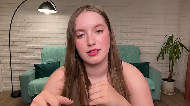 EvaMaddison online show from 10-30-25, 07:54