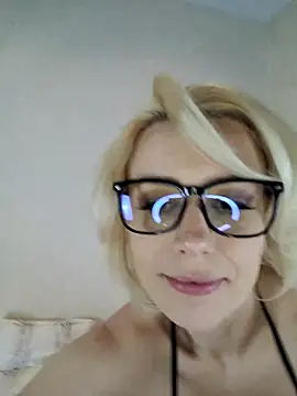 AureliaDoux online show from 02-10-25, 08:21