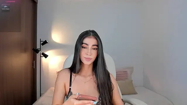 Snapshot of RebeccaBaxter chatting on 03-12-26, 12:17 RebeccaBaxter online show from 03-12-26, 12:17