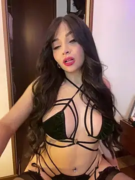 Snapshot of KateLatorre chatting on 12-06-24, 12:02 KateLatorre online show from 12-06-24, 12:02