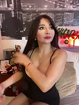 Snapshot of KateLatorre chatting on 12-13-24, 12:09 KateLatorre online show from 12-13-24, 12:09