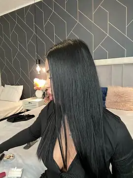 EmyLaveau online show from 02-15-25, 11:50