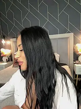 EmyLaveau online show from 02-19-25, 12:00