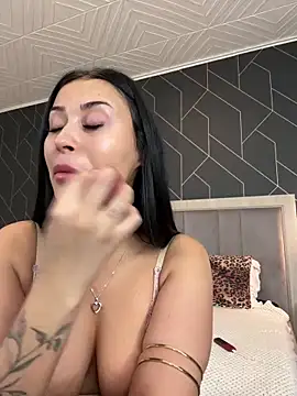 EmyLaveau online show from 02-20-25, 05:33