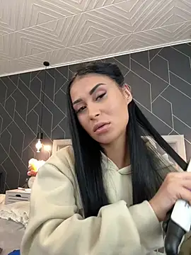 EmyLaveau online show from 02-25-25, 06:03