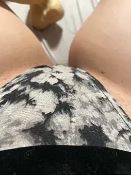 Snapshot of katcclovea chatting on 03-10-25, 04:14 katcclovea online show from 03-10-25, 04:14