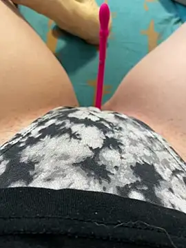 Snapshot of katcclovea chatting on 03-16-25, 05:03 katcclovea online show from 03-16-25, 05:03