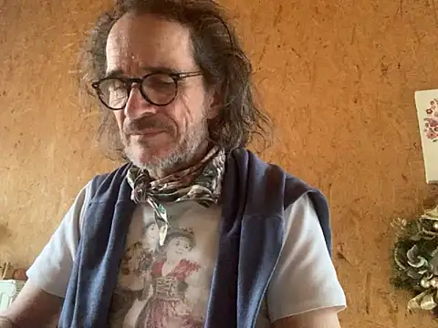 Snapshot of GioApri chatting on 01-17-26, 10:42 GioApri online show from 01-17-26, 10:42