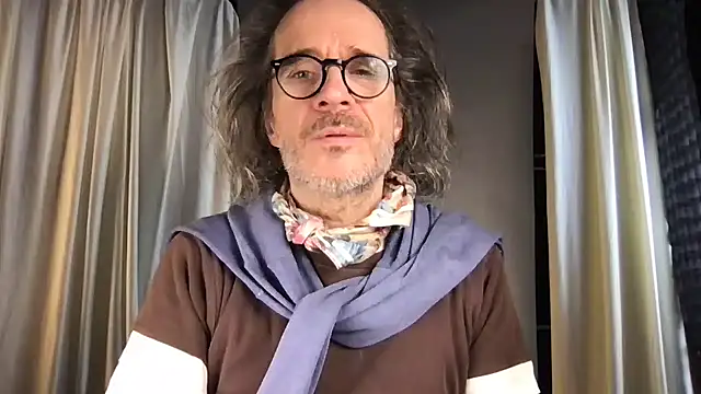 Snapshot of GioApri chatting on 01-18-26, 01:04 GioApri online show from 01-18-26, 01:04