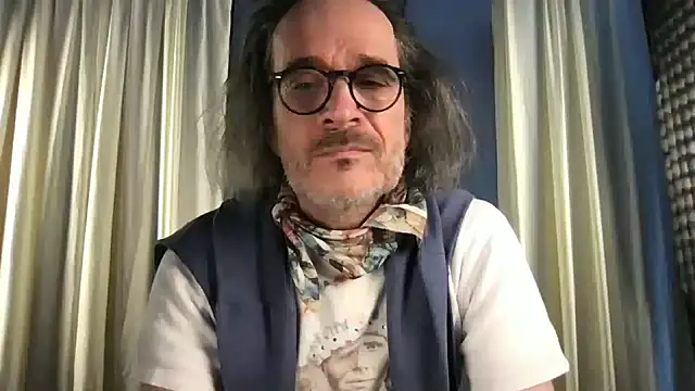 Snapshot of GioApri chatting on 02-20-26, 01:33 GioApri online show from 02-20-26, 01:33