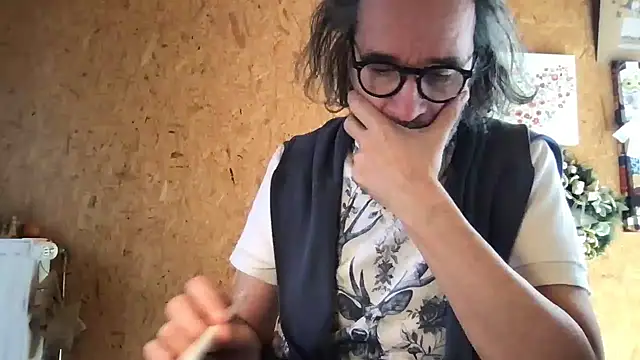 Snapshot of GioApri chatting on 03-06-26, 12:45 GioApri online show from 03-06-26, 12:45