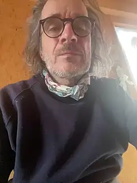 Snapshot of GioApri chatting on 03-29-26, 11:54 GioApri online show from 03-29-26, 11:54