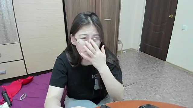 Snapshot of Riz_girl chatting on 02-10-25, 01:01 Riz girl online show from 02-10-25, 01:01