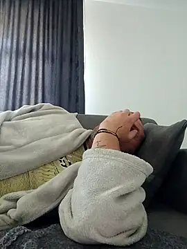 Snapshot of Adry1986 chatting on 09-27-25, 11:48 Adry1986 online show from 09-27-25, 11:48