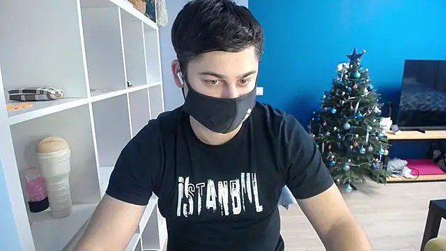 Snapshot of Tomguys chatting on 01-15-25, 01:31 Tomguys online show from 01-15-25, 01:31