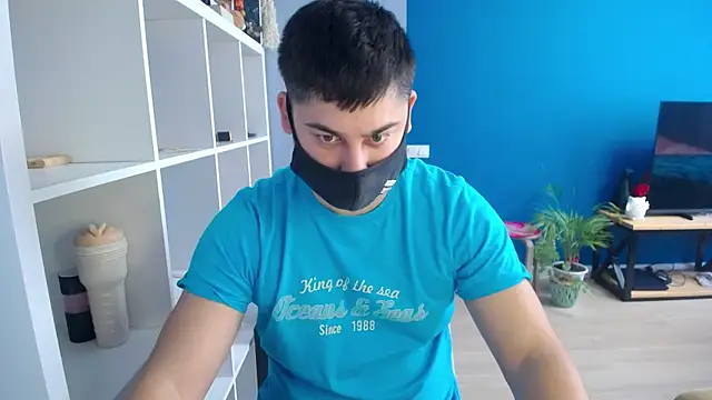 Snapshot of Tomguys chatting on 02-16-25, 08:10 Tomguys online show from 02-16-25, 08:10