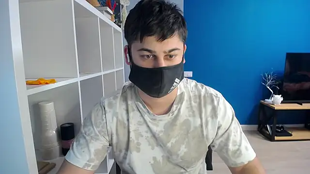Snapshot of Tomguys chatting on 03-16-25, 12:11 Tomguys online show from 03-16-25, 12:11