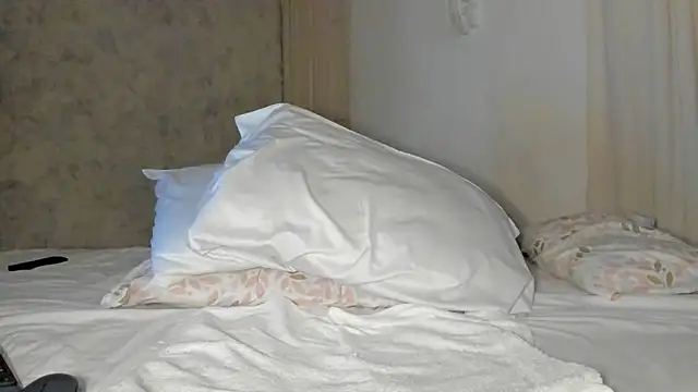 Snapshot of rosaaliiaa1 chatting on 03-11-25, 12:33 rosaaliiaa1 online show from 03-11-25, 12:33