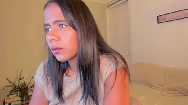 Snapshot of rosaaliiaa1 chatting on 11-06-25, 09:05 rosaaliiaa1 online show from 11-06-25, 09:05