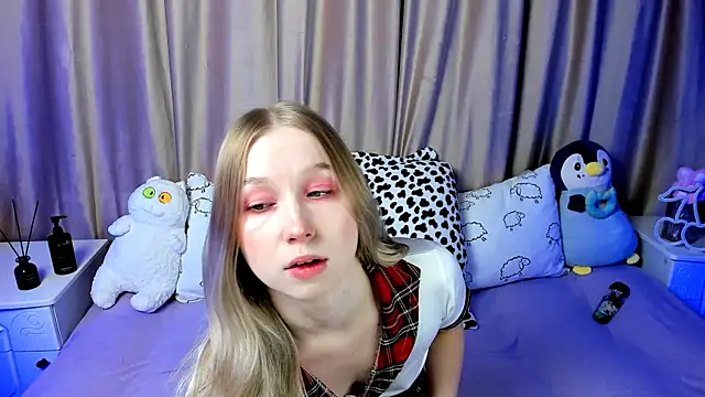 LilyStarlight online show from 12-19-24, 03:18