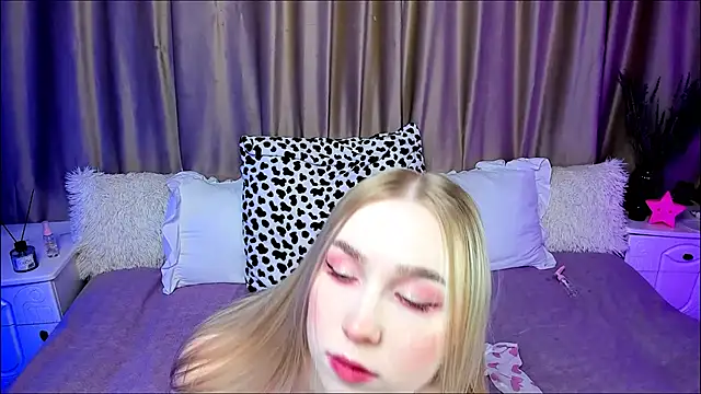 LilyStarlight online show from 09-14-25, 03:49