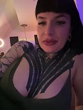 Snapshot of InkedBiitch chatting on 02-12-25, 05:15 InkedBiitch online show from 02-12-25, 05:15