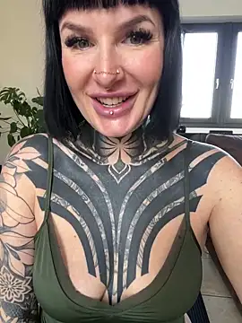 Snapshot of InkedBiitch chatting on 03-02-25, 08:48 InkedBiitch online show from 03-02-25, 08:48