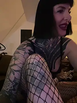 Snapshot of InkedBiitch chatting on 03-09-25, 05:49 InkedBiitch online show from 03-09-25, 05:49