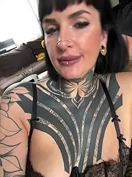 Snapshot of InkedBiitch chatting on 03-15-25, 10:11 InkedBiitch online show from 03-15-25, 10:11