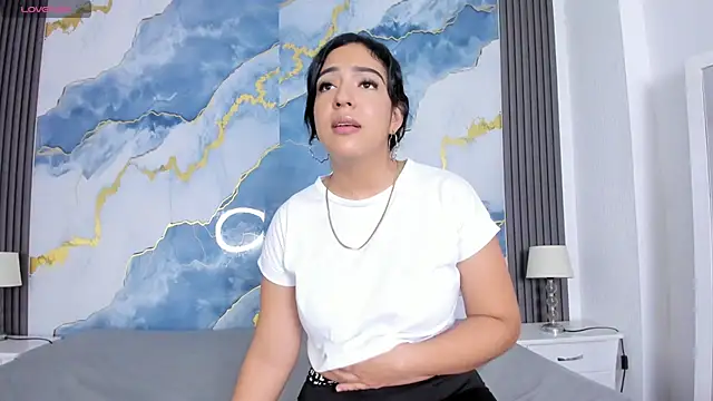 Snapshot of Kylieandjhonny chatting on 11-25-25, 07:47 Kylieandjhonny online show from 11-25-25, 07:47