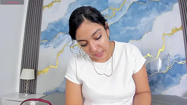 Snapshot of Kylieandjhonny chatting on 11-28-25, 08:11 Kylieandjhonny online show from 11-28-25, 08:11